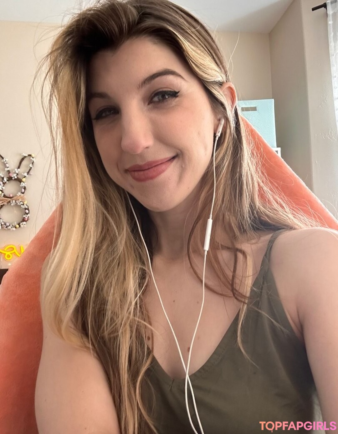 Foto desnuda filtrada de OnlyFans de Frivolousfox Asmr #124 Foto desnuda filtrada de OnlyFans de Frivolousfox Asmr #124