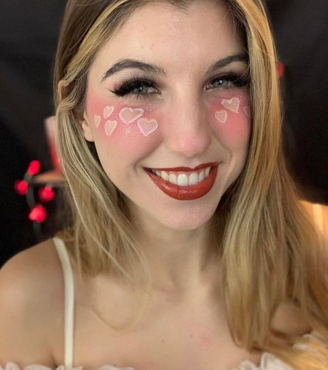 Foto desnuda filtrada de OnlyFans de Frivolousfox Asmr