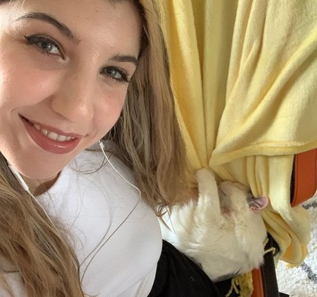 Foto desnuda filtrada de OnlyFans de Frivolousfox Asmr