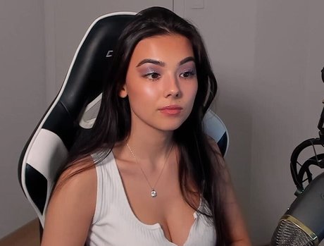 Foto desnuda filtrada de OnlyFans de Micheller
