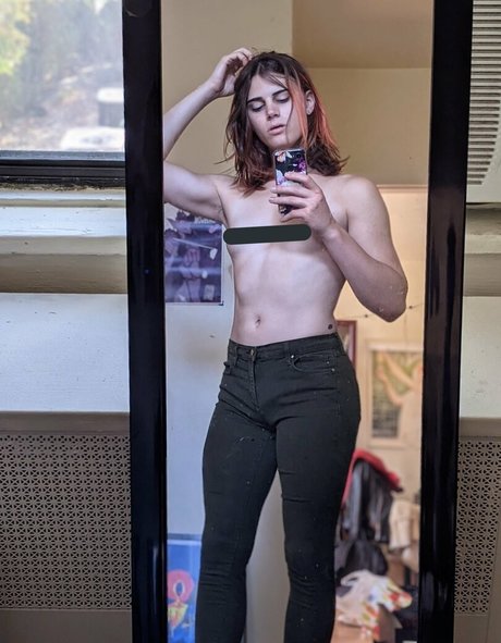 Foto desnuda filtrada de OnlyFans de Ayyyvuh