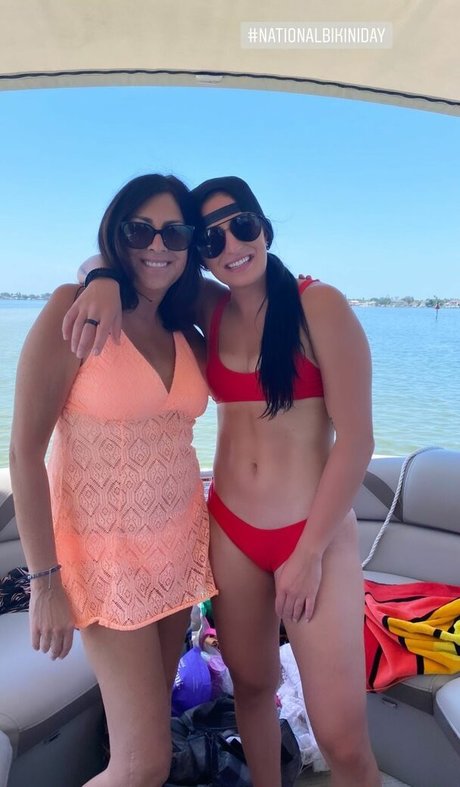 Sonya Deville