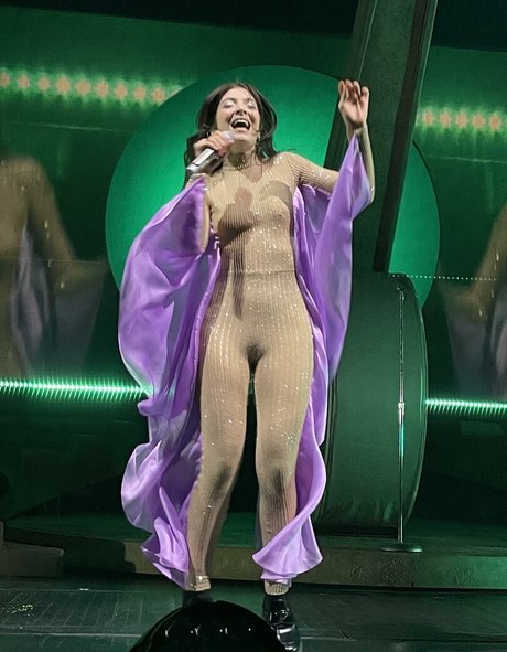 Foto desnuda filtrada de OnlyFans de Lorde