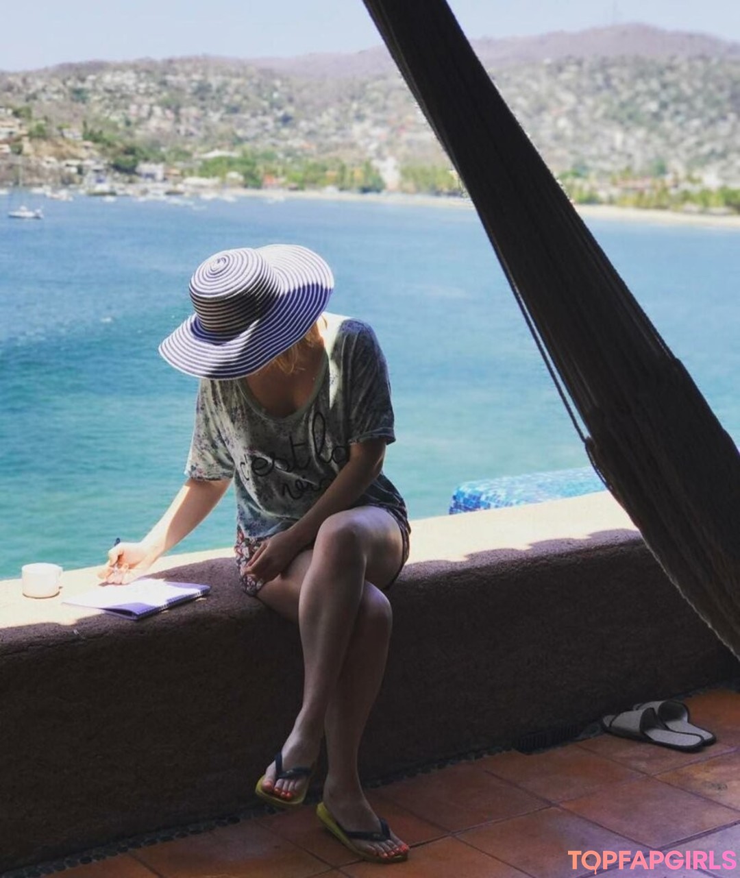 Foto desnuda filtrada de OnlyFans de Ashley Johnson #148 Foto desnuda filtrada de OnlyFans de Ashley Johnson #148