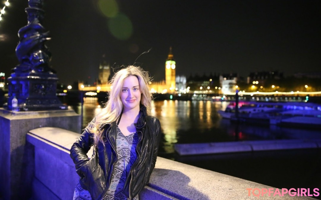 Foto desnuda filtrada de OnlyFans de Ashley Johnson #154 Foto desnuda filtrada de OnlyFans de Ashley Johnson #154