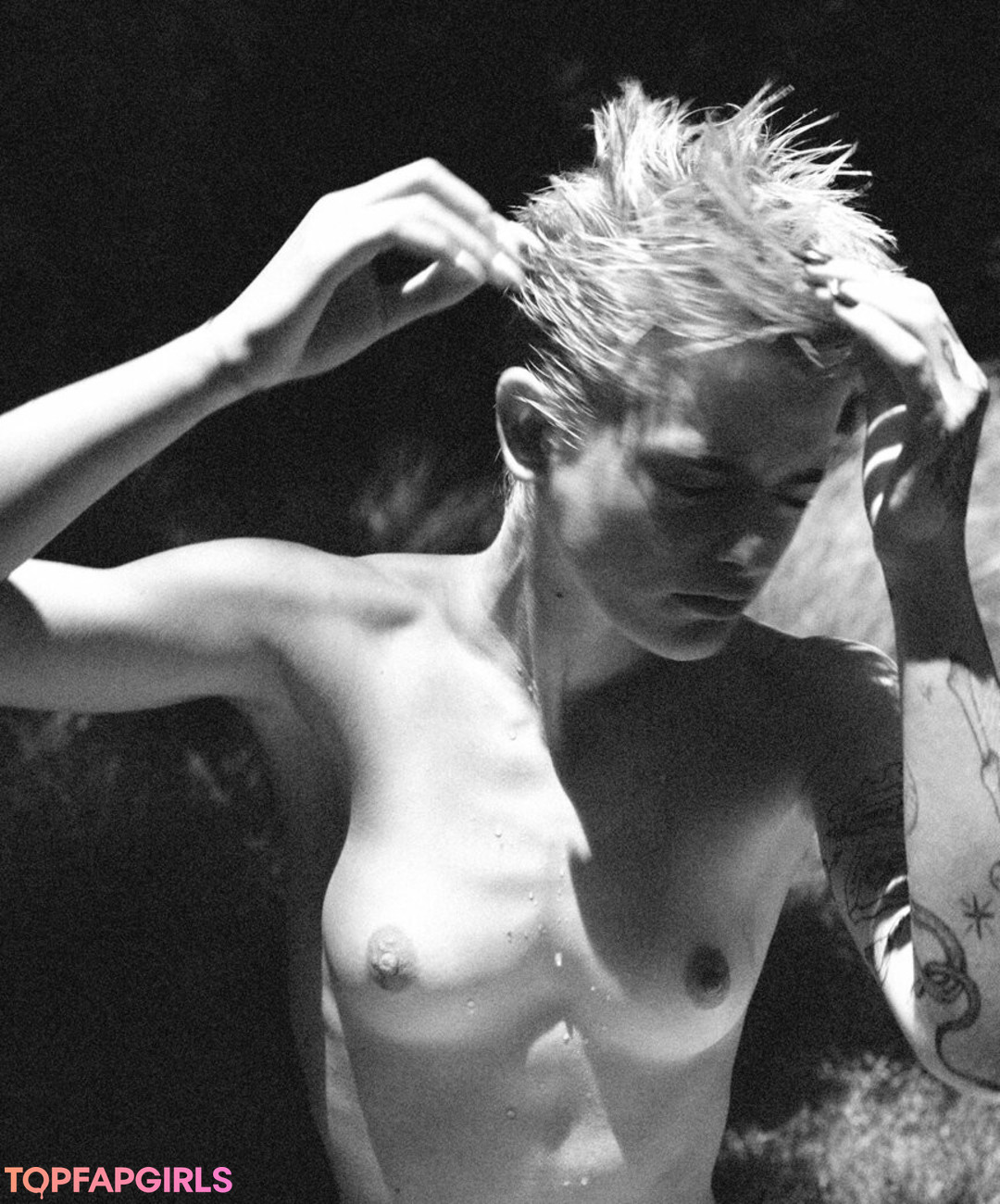 Foto desnuda filtrada de OnlyFans de Estherrose Mcgregor #2 Foto desnuda filtrada de OnlyFans de Estherrose Mcgregor #2