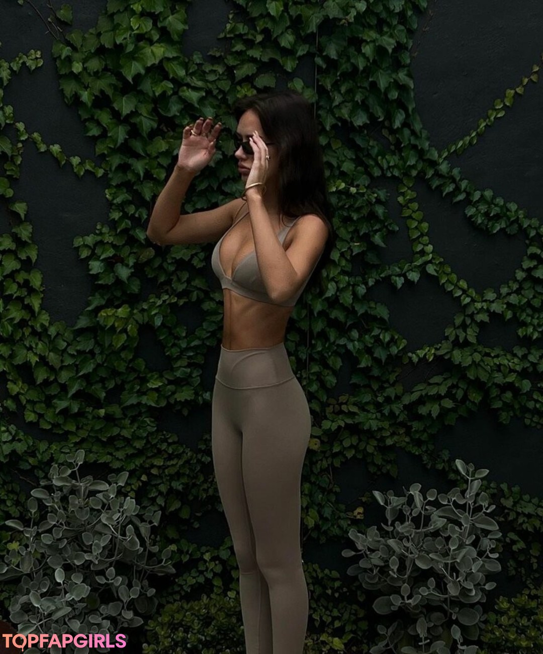 Foto desnuda filtrada de OnlyFans de Holly Mueller #17 Foto desnuda filtrada de OnlyFans de Holly Mueller #17