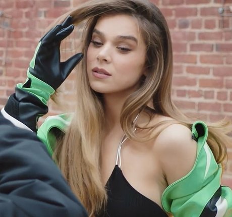 Hailee Steinfeld