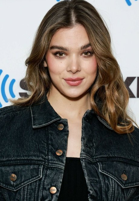 Hailee Steinfeld