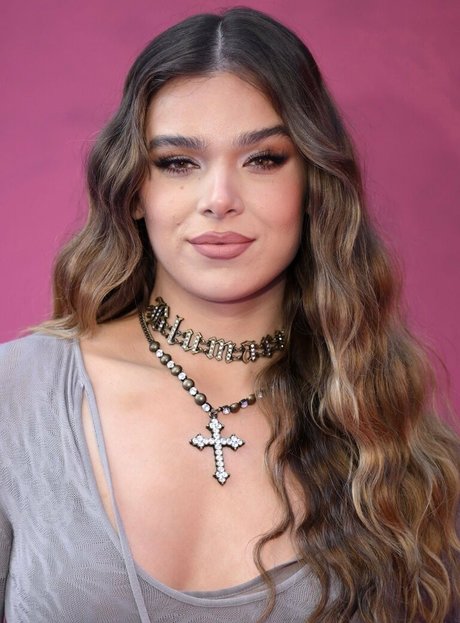 Hailee Steinfeld