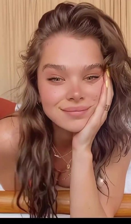 Hailee Steinfeld