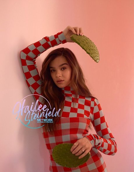 Hailee Steinfeld