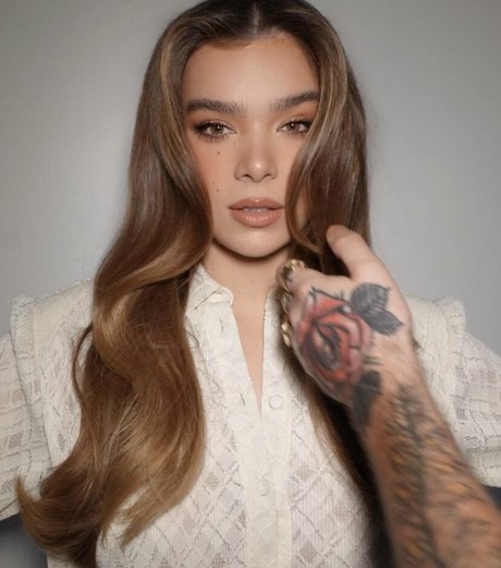 Hailee Steinfeld