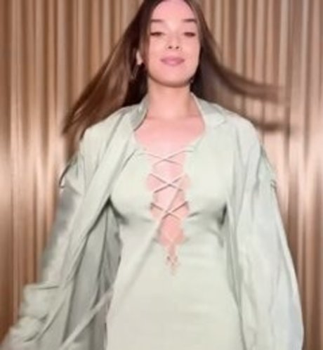 Hailee Steinfeld