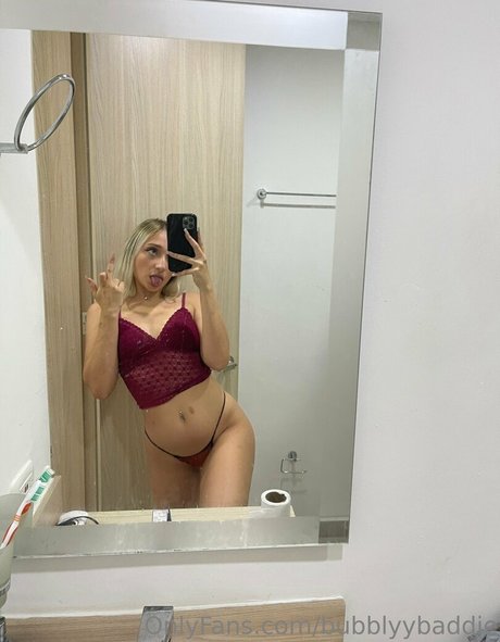 Foto desnuda filtrada de OnlyFans de Bubblyybaddie