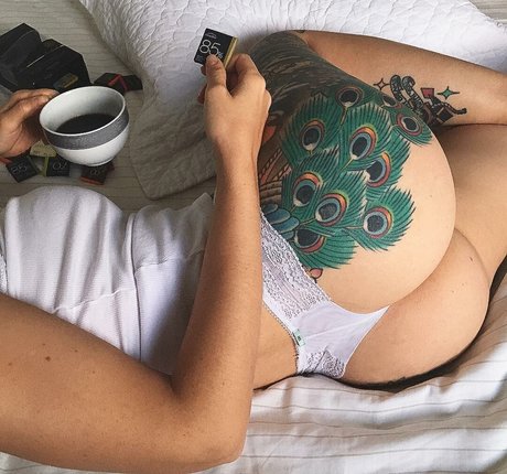 Emille Bee