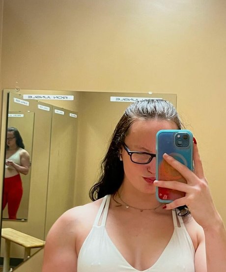 Foto desnuda filtrada de OnlyFans de Musclemommy002
