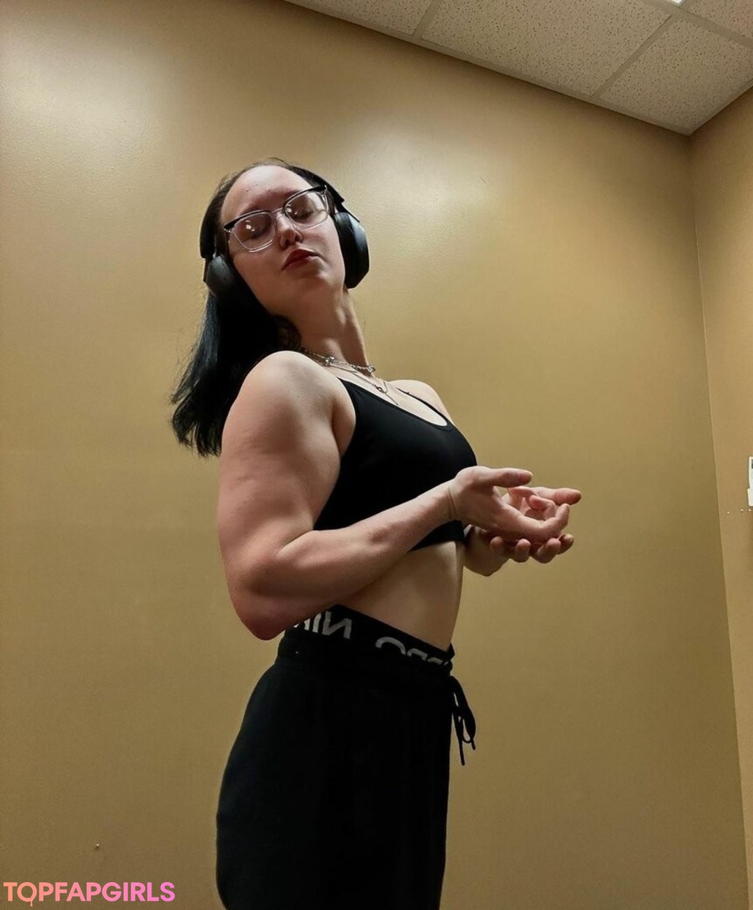 Foto desnuda filtrada de OnlyFans de Musclemommy002 #92 Foto desnuda filtrada de OnlyFans de Musclemommy002 #92
