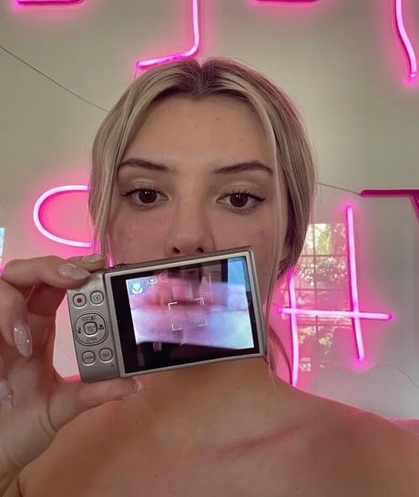 Alissa Violet