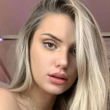Foto desnuda filtrada de OnlyFans de Alissa Violet