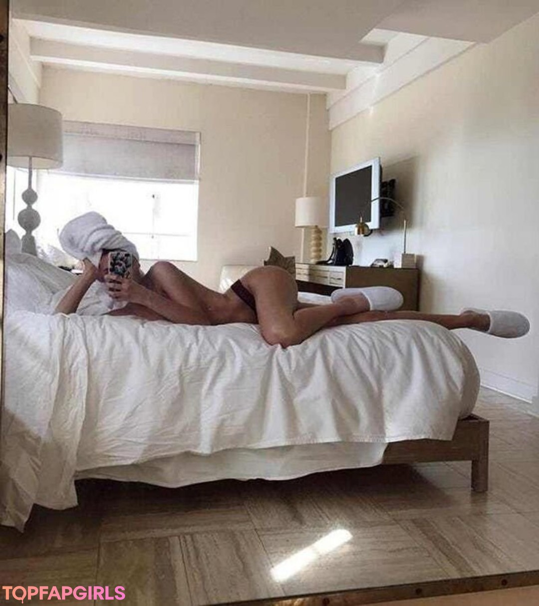 Foto desnuda filtrada de OnlyFans de Alissa Violet #208 Foto desnuda filtrada de OnlyFans de Alissa Violet #208