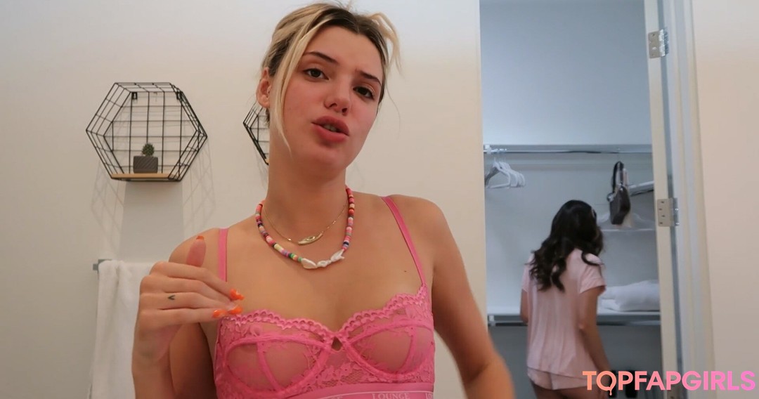 Foto desnuda filtrada de OnlyFans de Alissa Violet #70 Foto desnuda filtrada de OnlyFans de Alissa Violet #70