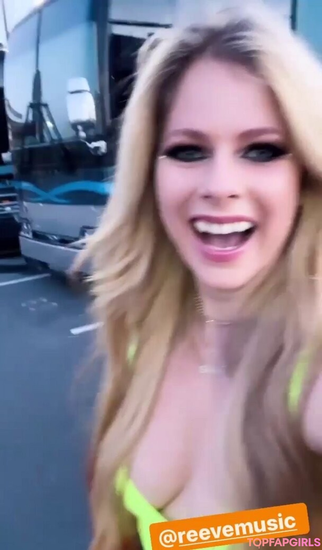 Foto desnuda filtrada de OnlyFans de Avril Lavigne #239 Foto desnuda filtrada de OnlyFans de Avril Lavigne #239