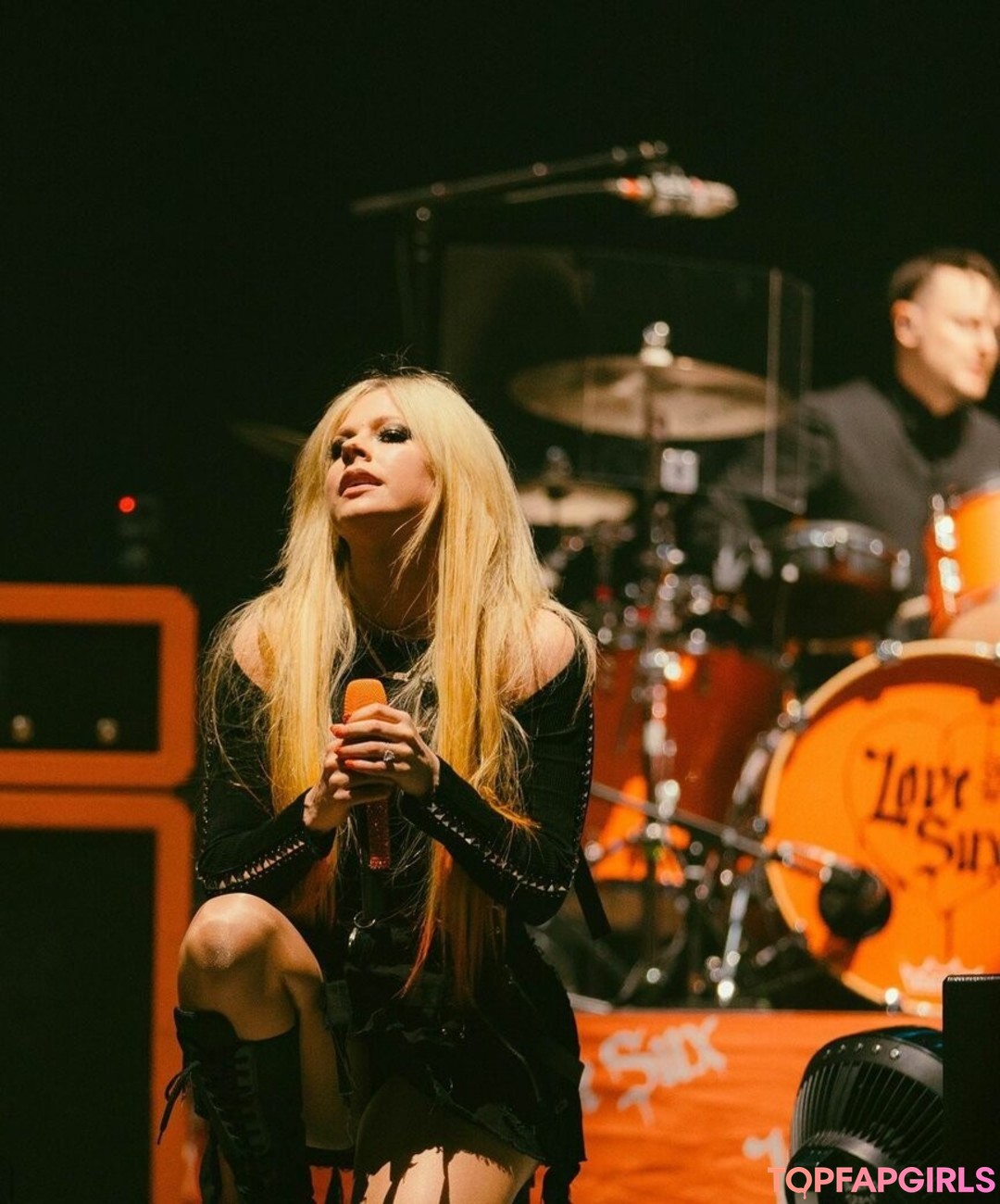 Foto desnuda filtrada de OnlyFans de Avril Lavigne #300 Foto desnuda filtrada de OnlyFans de Avril Lavigne #300