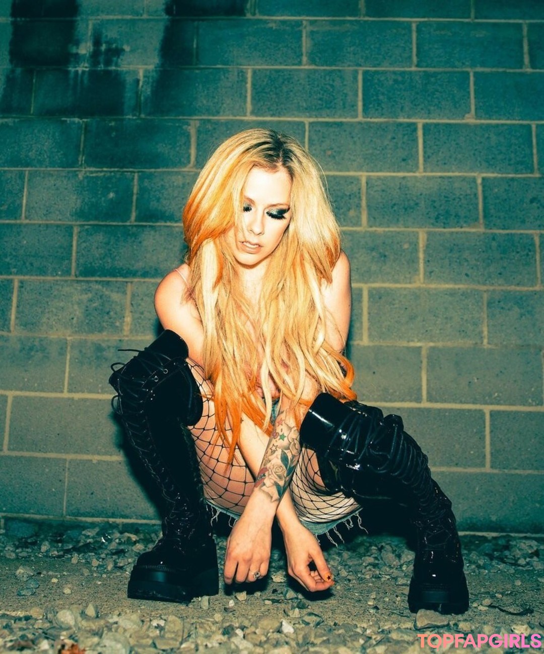 Foto desnuda filtrada de OnlyFans de Avril Lavigne #384 Foto desnuda filtrada de OnlyFans de Avril Lavigne #384