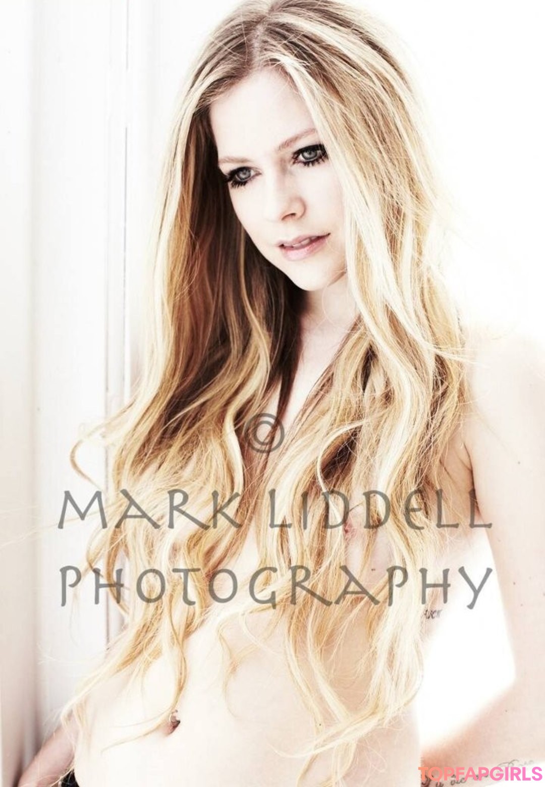 Foto desnuda filtrada de OnlyFans de Avril Lavigne #75 Foto desnuda filtrada de OnlyFans de Avril Lavigne #75