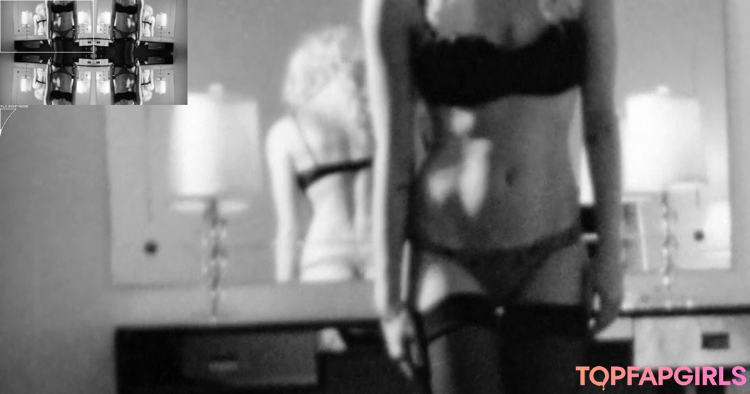 Foto desnuda filtrada de OnlyFans de Avril Lavigne #76 Foto desnuda filtrada de OnlyFans de Avril Lavigne #76