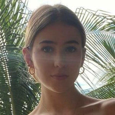 Foto desnuda filtrada de OnlyFans de Justine Ouellet
