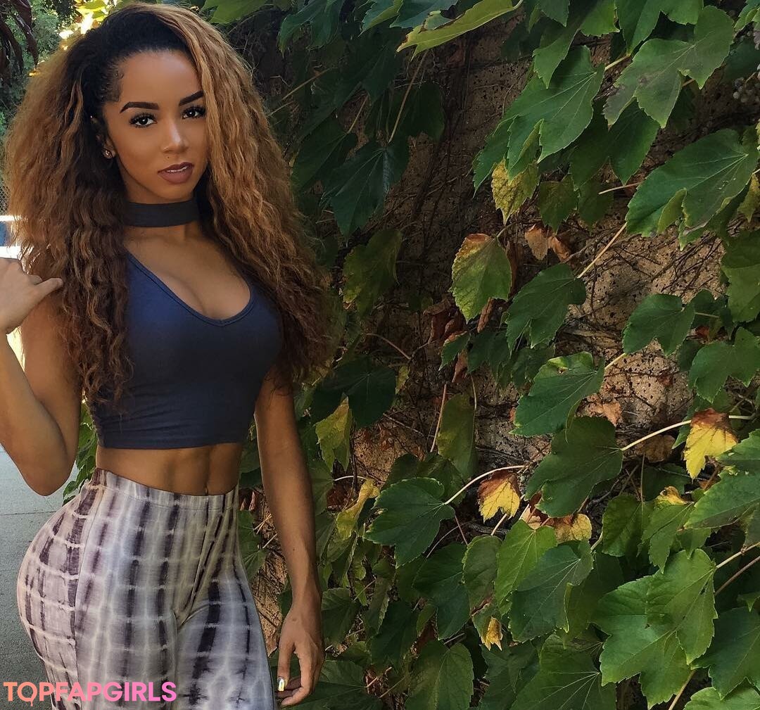 Foto desnuda filtrada de OnlyFans de Brittany Renner #537 Foto desnuda filtrada de OnlyFans de Brittany Renner #537