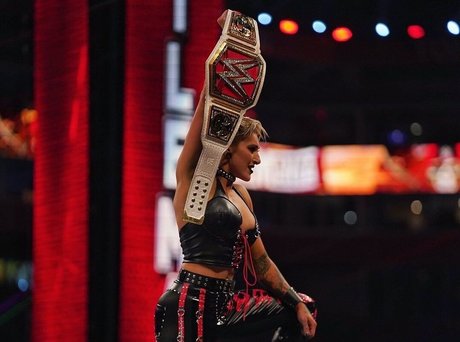 Foto desnuda filtrada de OnlyFans de Rhea Ripley