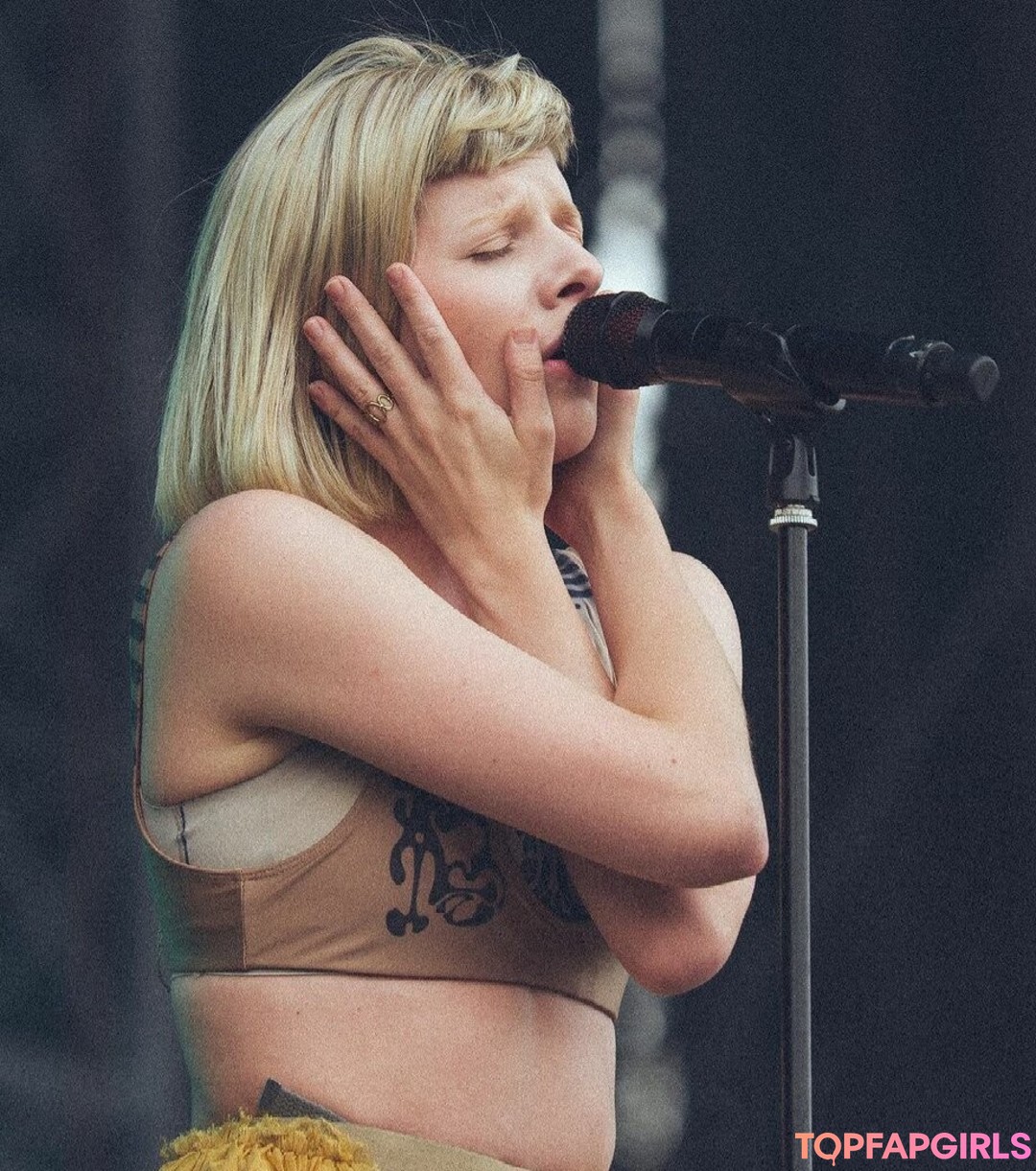 Foto desnuda filtrada de OnlyFans de Aurora Aksnes #114 Foto desnuda filtrada de OnlyFans de Aurora Aksnes #114