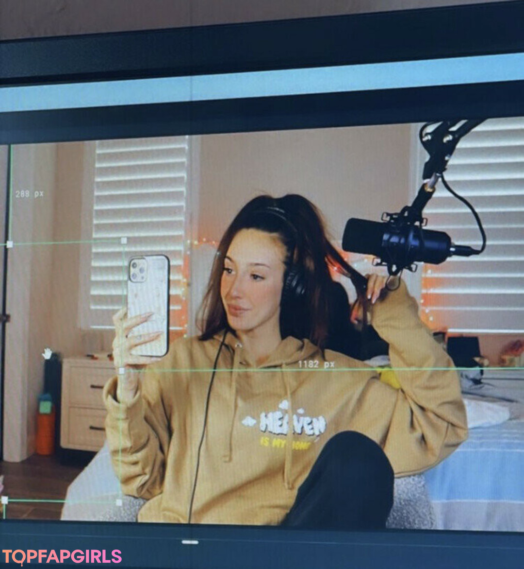 Foto desnuda filtrada de OnlyFans de Taylor Alesia #388 Foto desnuda filtrada de OnlyFans de Taylor Alesia #388