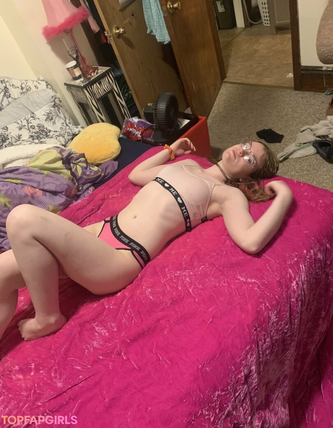 Foto desnuda filtrada de OnlyFans de Deezefreeze #85 Foto desnuda filtrada de OnlyFans de Deezefreeze #85