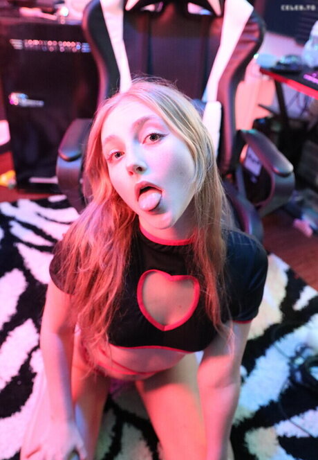 Ava.Cherrry