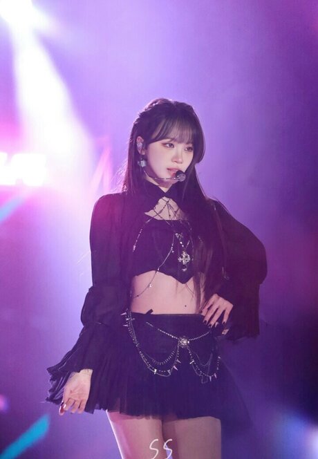 Kim Chaewon