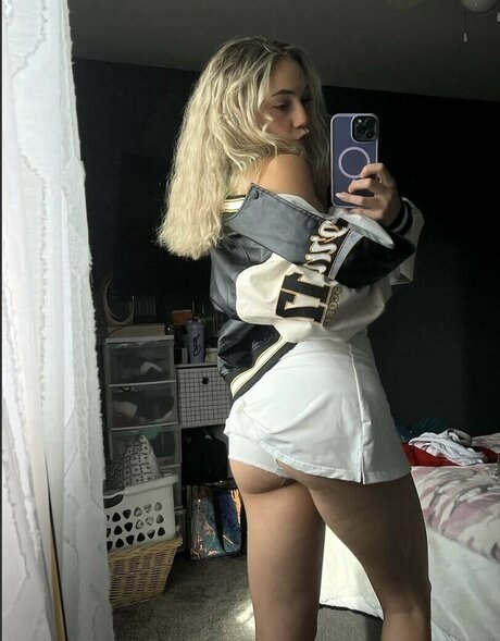 Foto desnuda filtrada de OnlyFans de Faith Enokian