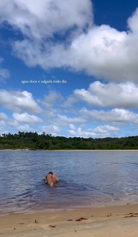 Camila Mayrink
