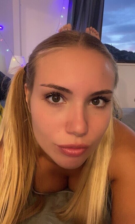 Foto desnuda filtrada de OnlyFans de Lickandysoles