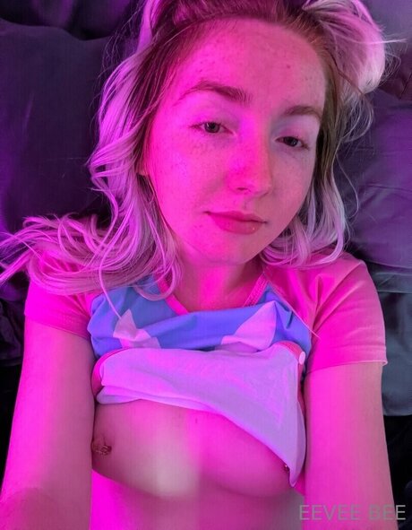 Foto desnuda filtrada de OnlyFans de Ginger Amp Eevee