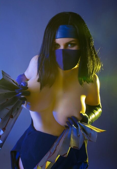 Mortal Kombat Erotic Cosplay