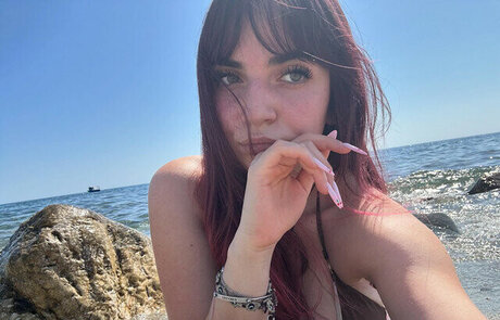 Foto desnuda filtrada de OnlyFans de Rebekadervishi