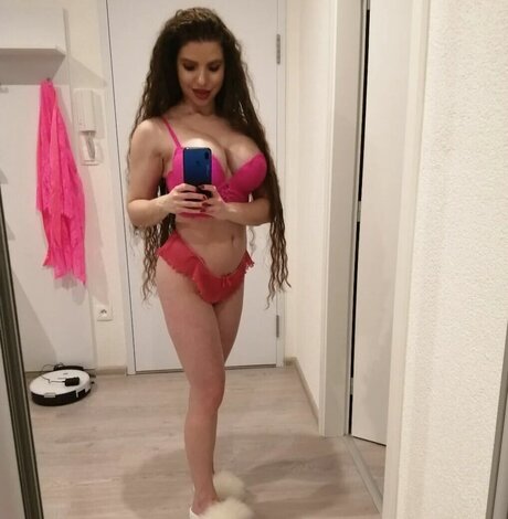 Foto desnuda filtrada de OnlyFans de Viktoria Lenhartova