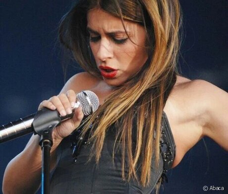 Foto desnuda filtrada de OnlyFans de Julie Zenatti