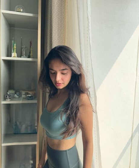 Foto desnuda filtrada de OnlyFans de Anushka Sen