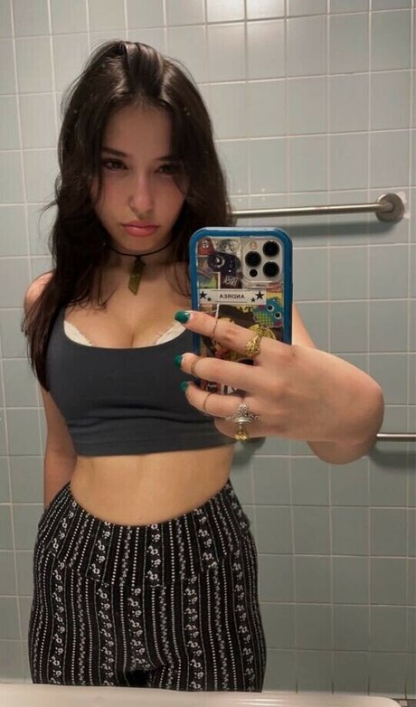 Foto desnuda filtrada de OnlyFans de Pea Asmr
