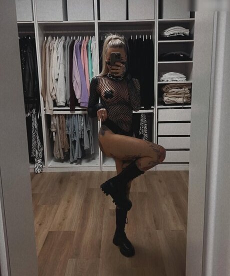 Carinamthrfckr